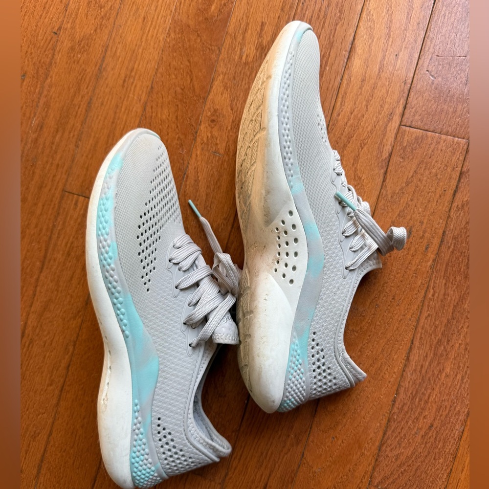 Crocs Women’s LiteRide 360 Marbled Pacer Teal and Gray Size 10 Gently worn